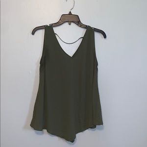 Flowy tank